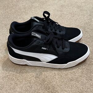 Puma Men's Black and White Casual Sneakers